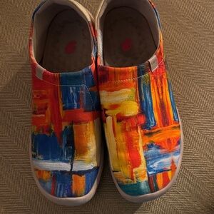 UIN Multicolor Artistic Slip-On Mules